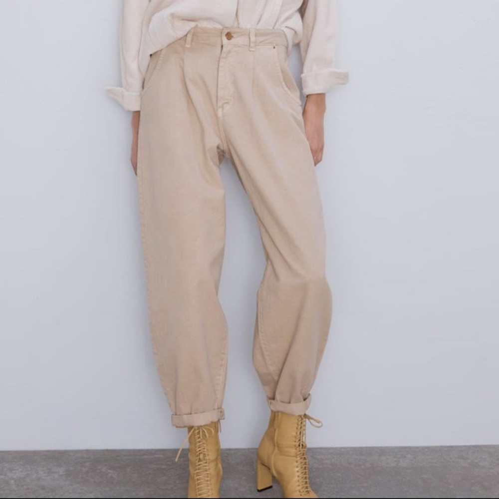 Zara Slouchy Balloon Style Jeans in ECRU